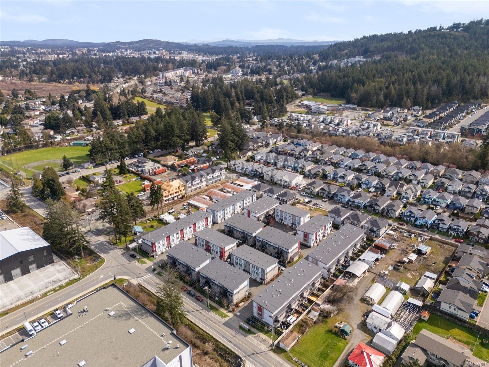 #405-3351 Luxton Rd, Langford, BC