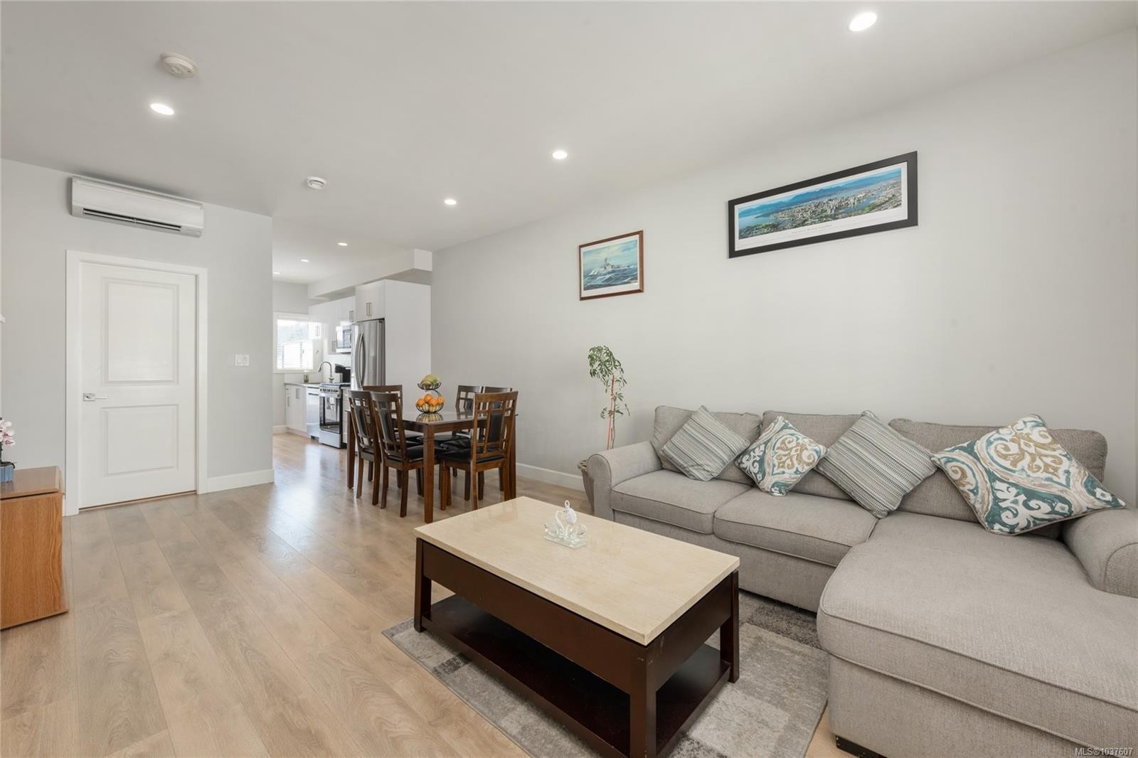 #405-3351 Luxton Rd, Langford, BC