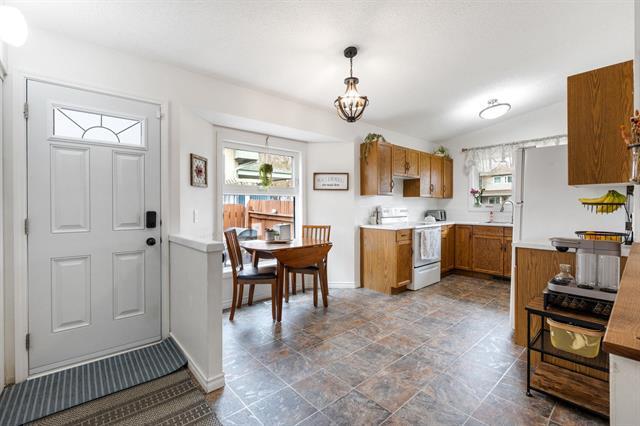 79 Riverstone Rd, Winnipeg, MB