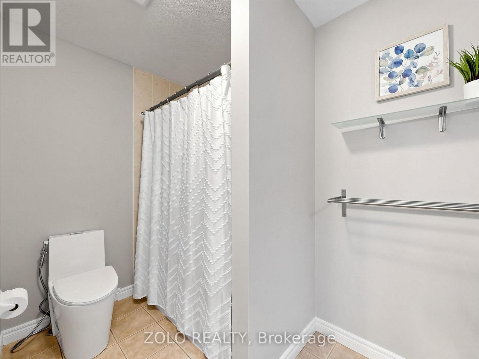 70 Doon Mills Drive, Kitchener, ON - Indoor Photo Showing Bathroom