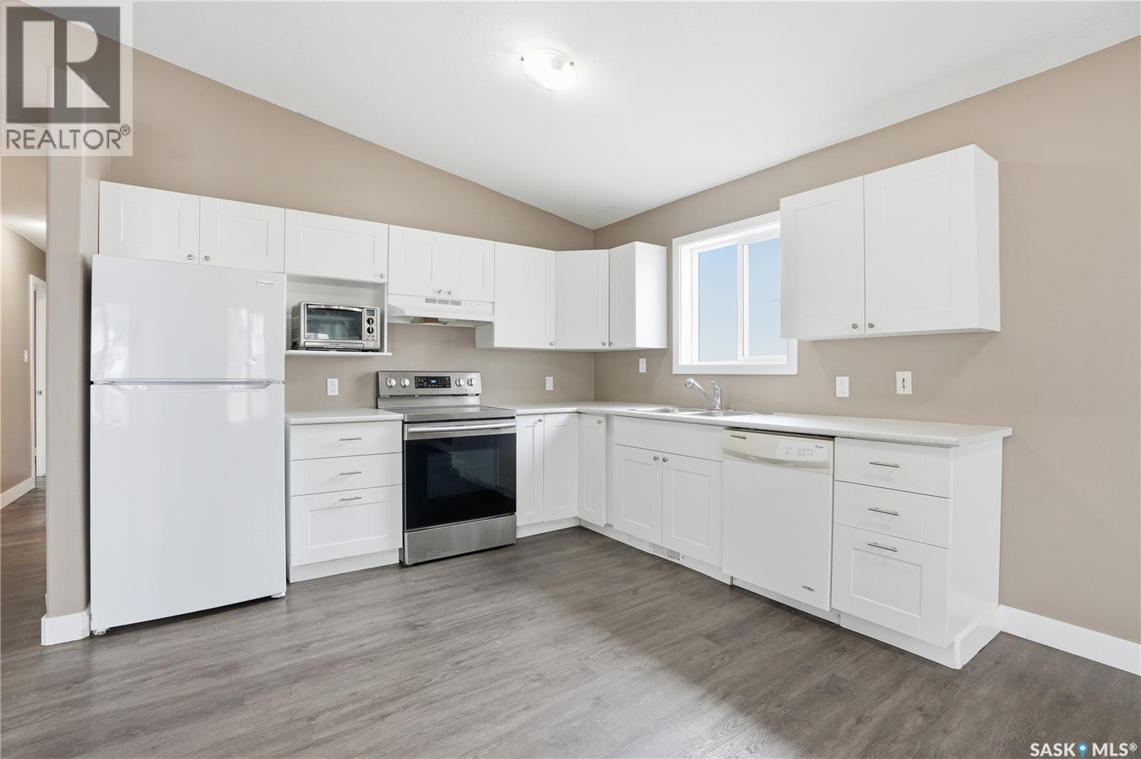 330B X Avenue S, Saskatoon, SK - Indoor Photo Showing Kitchen
