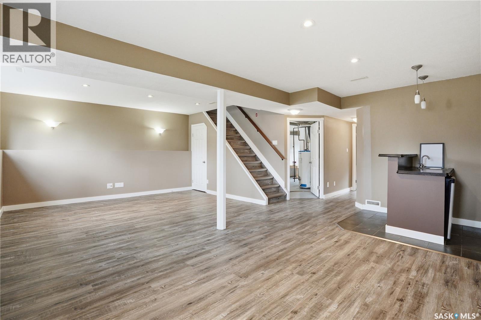330B X Avenue S, Saskatoon, SK - Indoor
