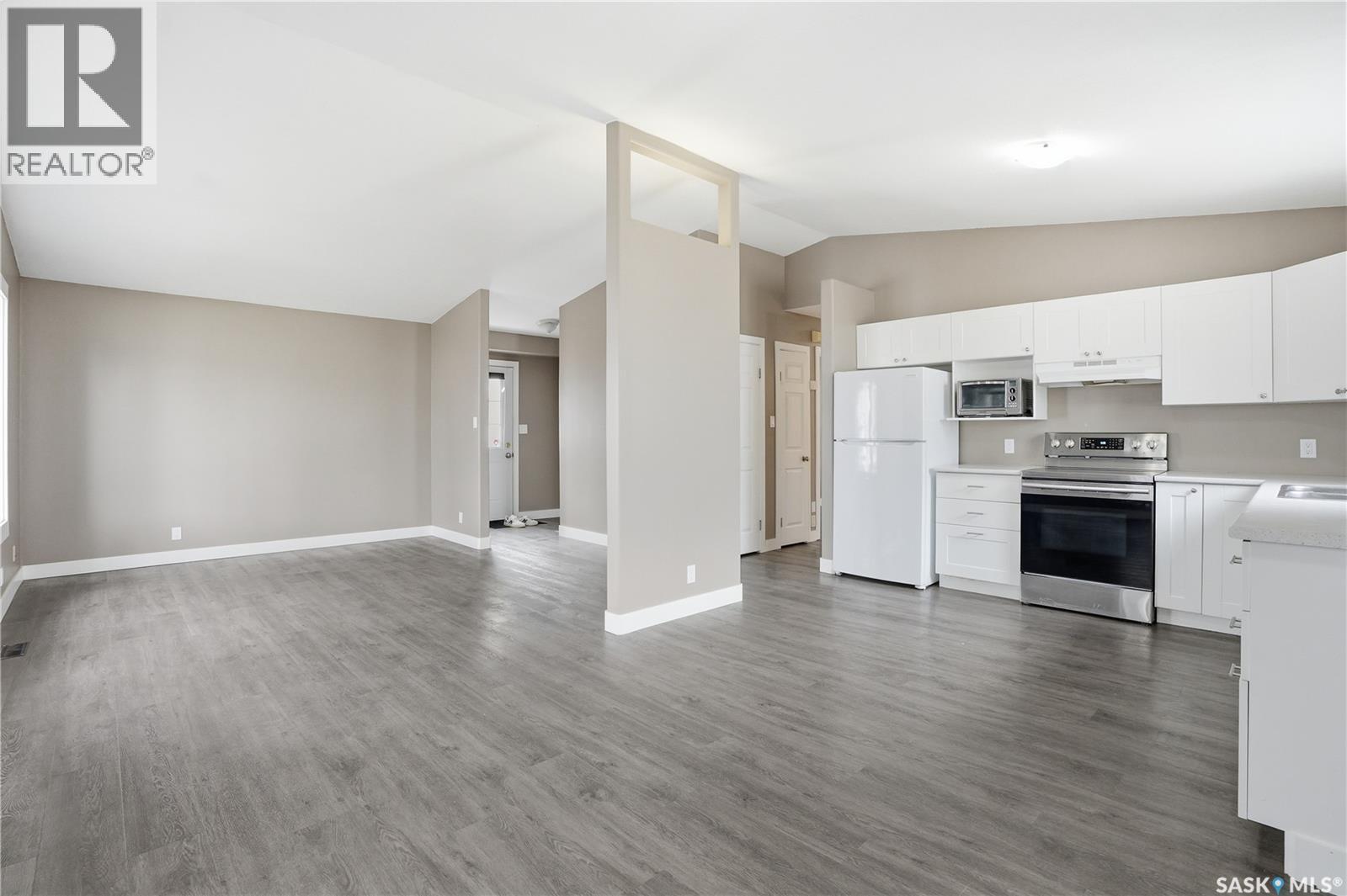 330B X Avenue S, Saskatoon, SK - Indoor Photo Showing Kitchen