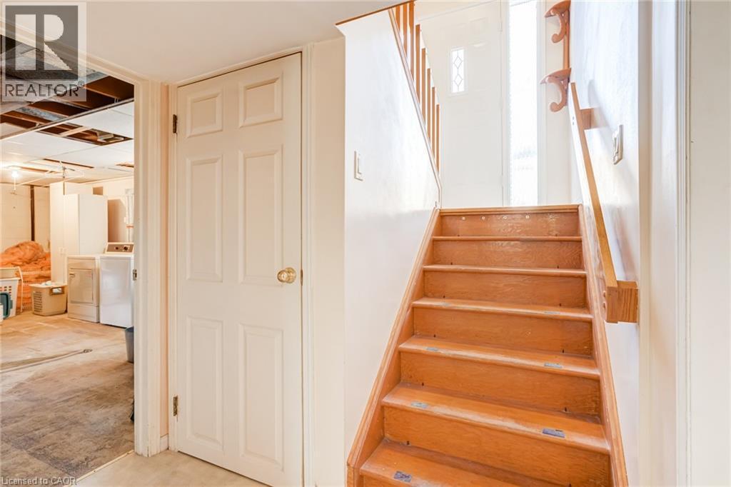 186 Adeline Avenue, Hamilton, ON - Indoor Photo Showing Other Room