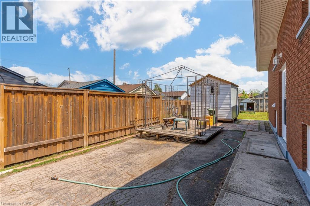 186 Adeline Avenue, Hamilton, ON - Outdoor