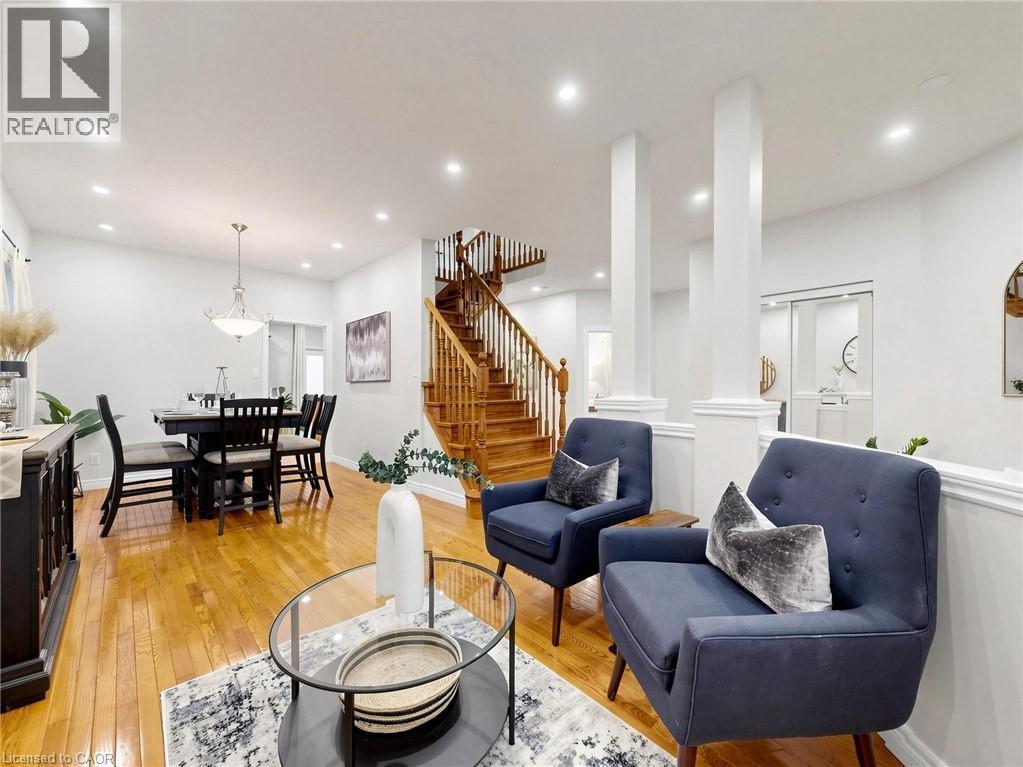 70 Doon Mills Drive, Kitchener, ON - Indoor Photo Showing Living Room