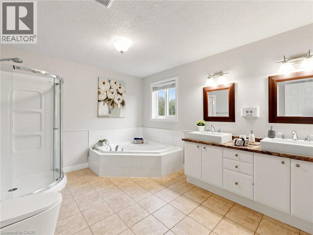 70 Doon Mills Drive, Kitchener, ON - Indoor Photo Showing Bathroom