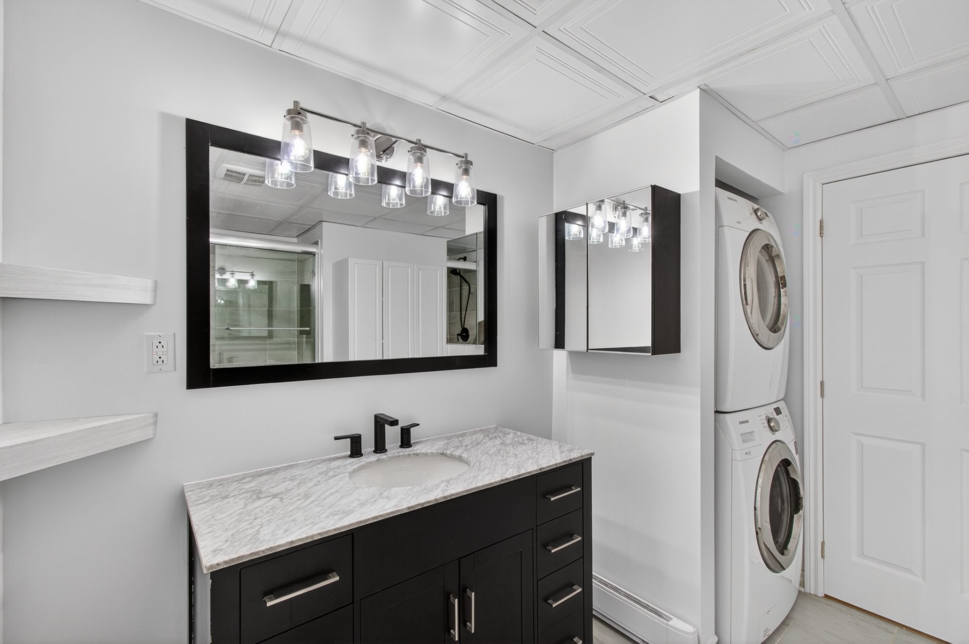 Bathroom - 113 Ch. Gougeon, La Minerve, QC - Indoor Photo Showing Laundry Room