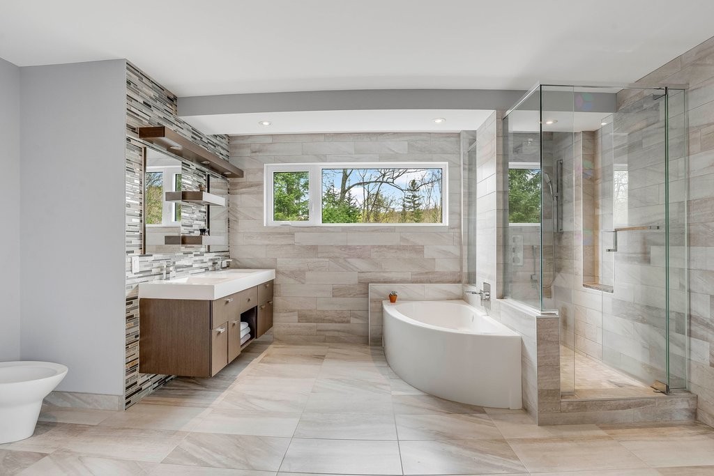 Master Bathroom - 25 Ch. Thibault, Val-Des-Monts, QC - Indoor Photo Showing Bathroom