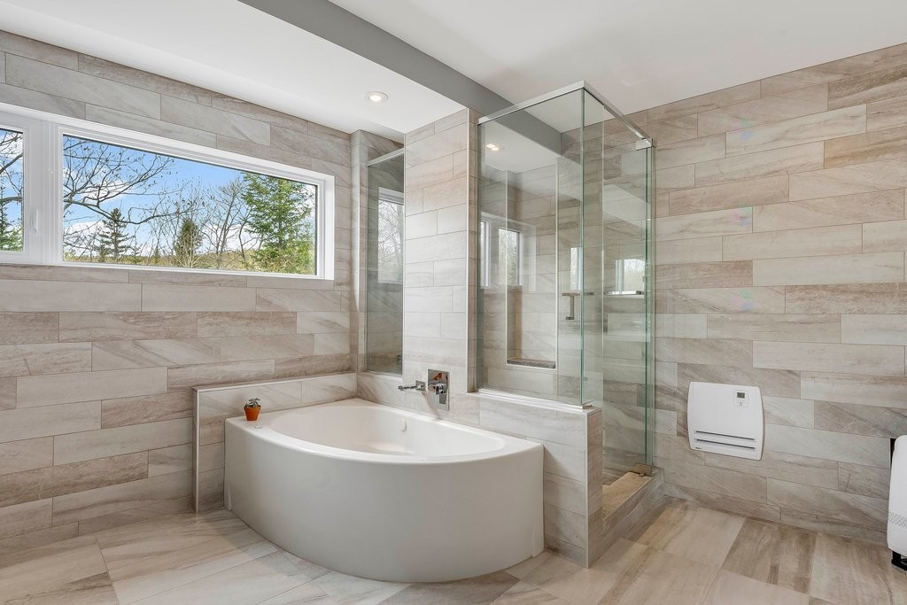 Master Bathroom - 25 Ch. Thibault, Val-Des-Monts, QC - Indoor Photo Showing Bathroom