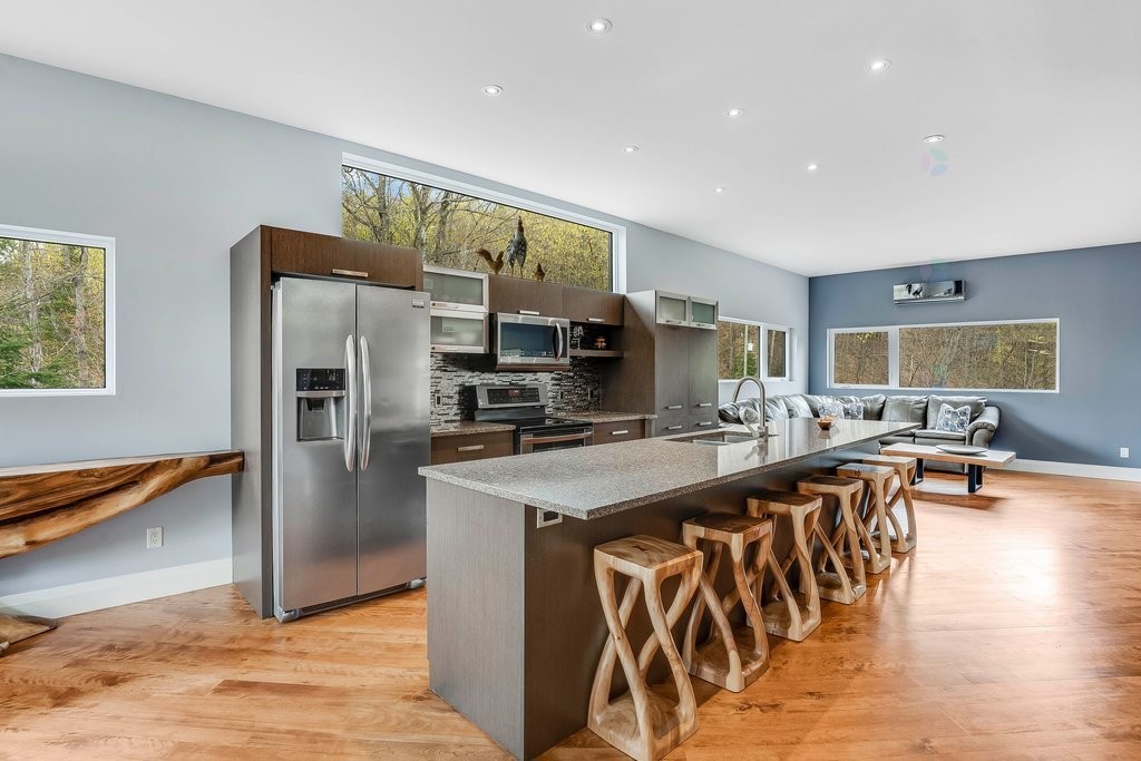 Kitchen - 25 Ch. Thibault, Val-Des-Monts, QC - Indoor Photo Showing Kitchen With Upgraded Kitchen
