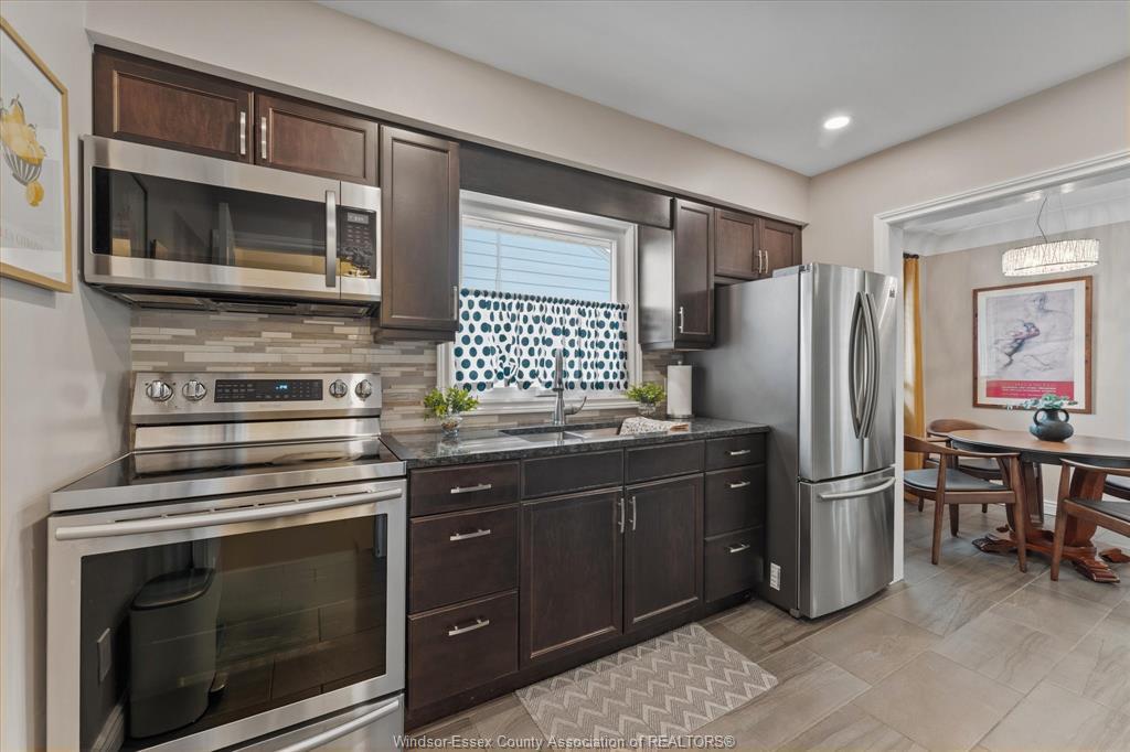 457 Watson, Windsor, ON