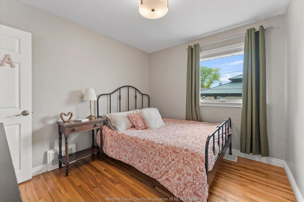457 Watson, Windsor, ON