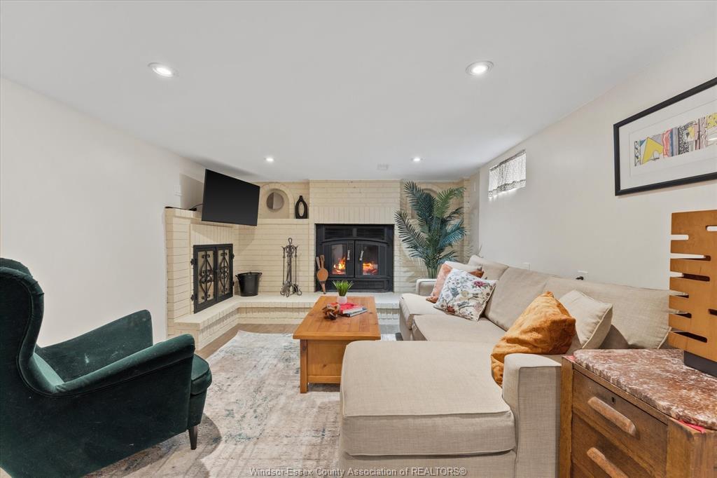 457 Watson, Windsor, ON