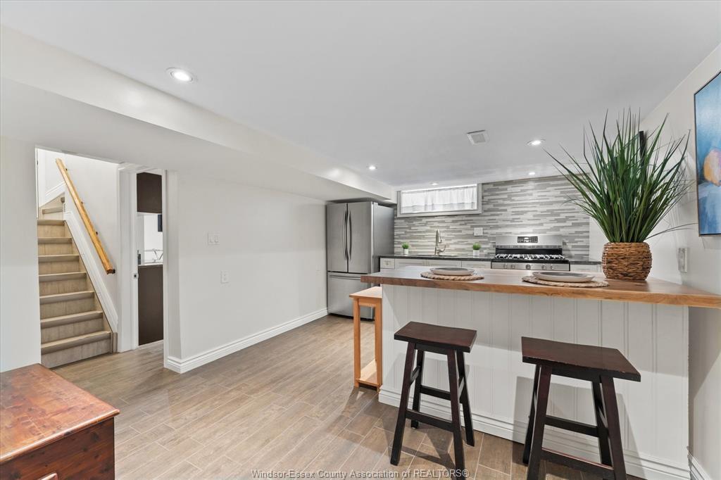 457 Watson, Windsor, ON