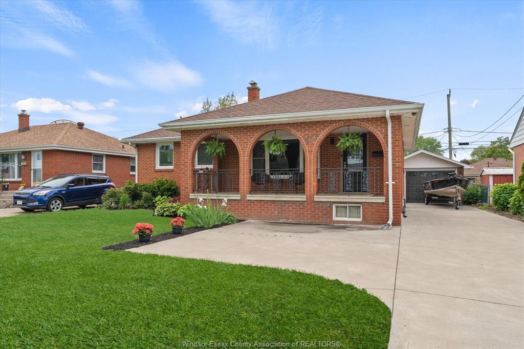 457 Watson, Windsor, ON