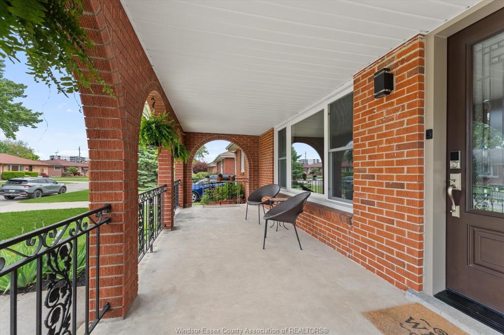 457 Watson, Windsor, ON