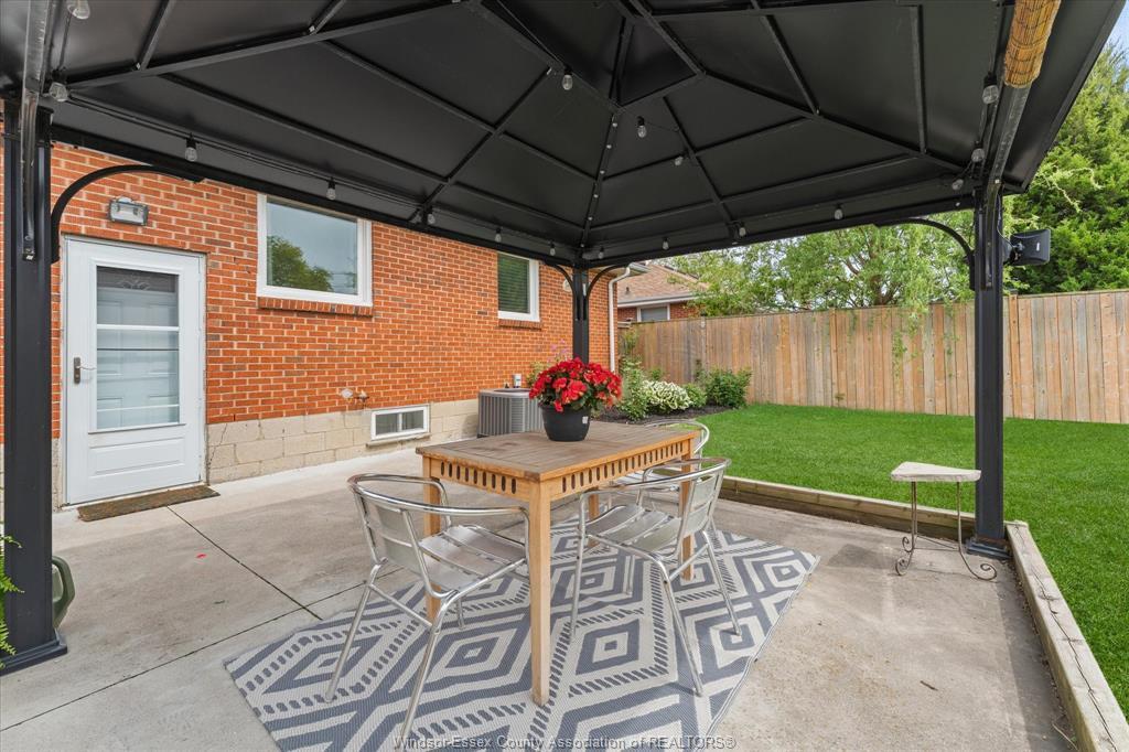 457 Watson, Windsor, ON