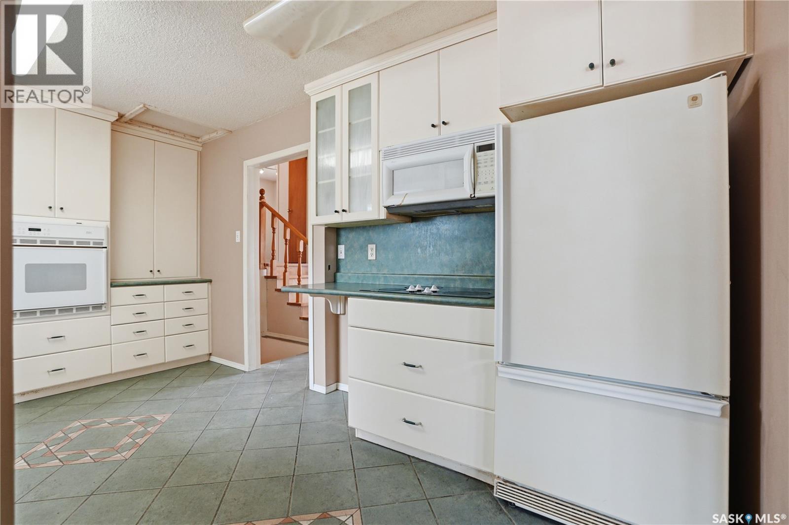 2009 Easthill, Saskatoon, SK - Indoor Photo Showing Kitchen