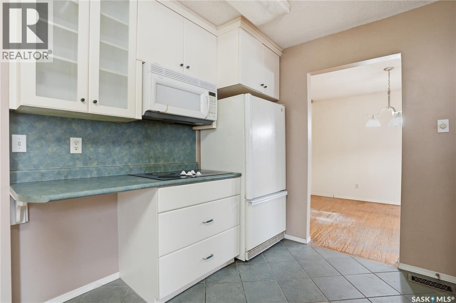 2009 Easthill, Saskatoon, SK - Indoor Photo Showing Kitchen