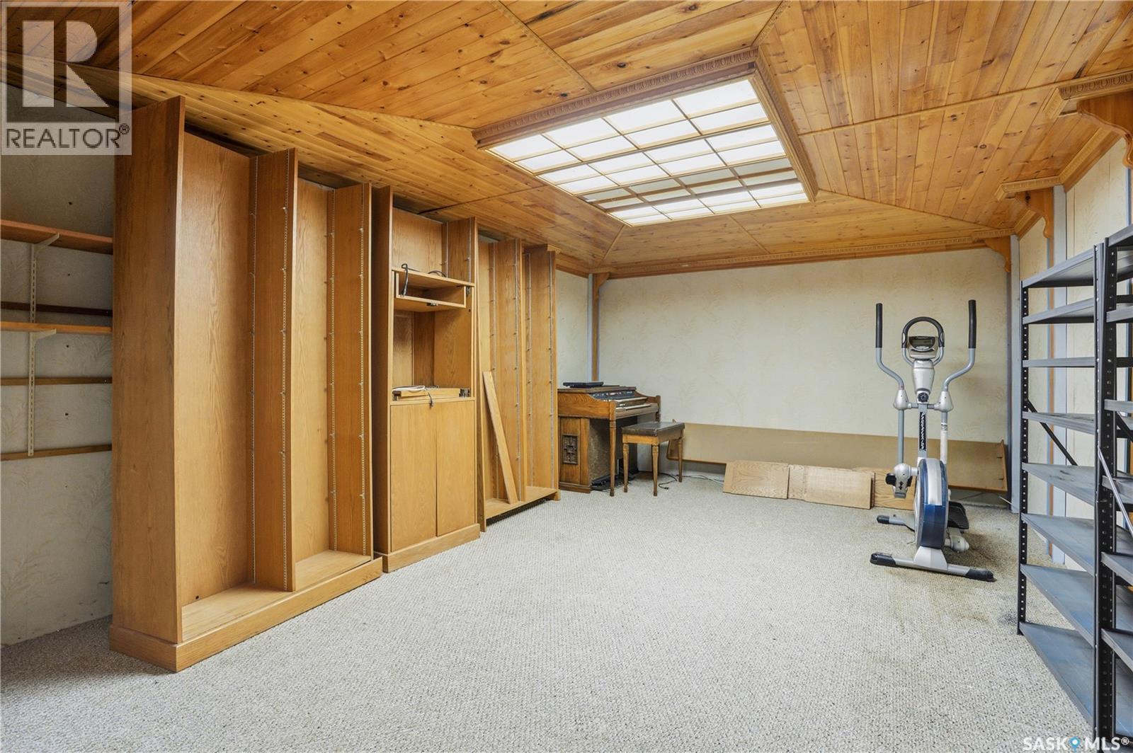 2009 Easthill, Saskatoon, SK - Indoor