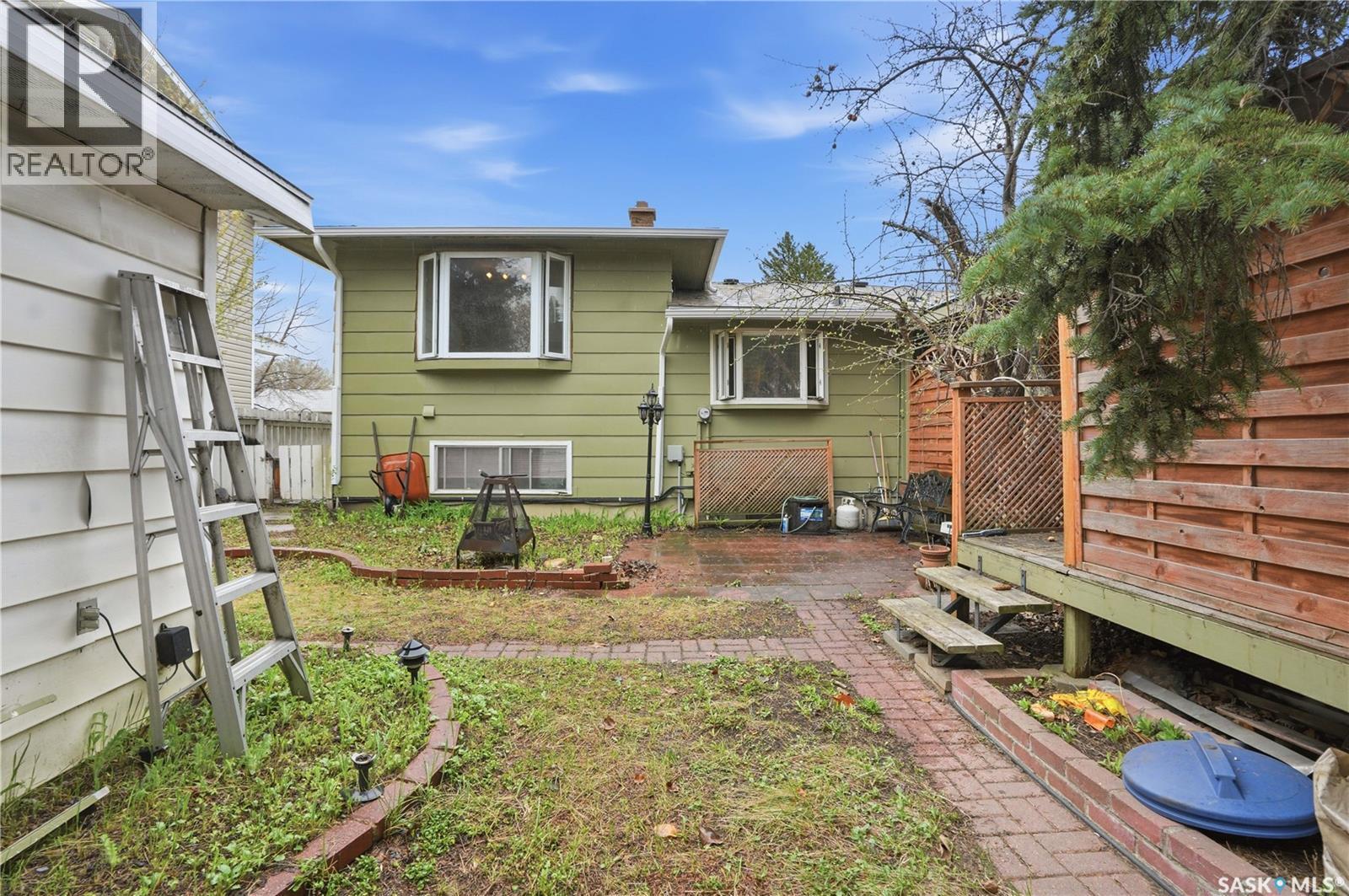 2009 Easthill, Saskatoon, SK - Outdoor