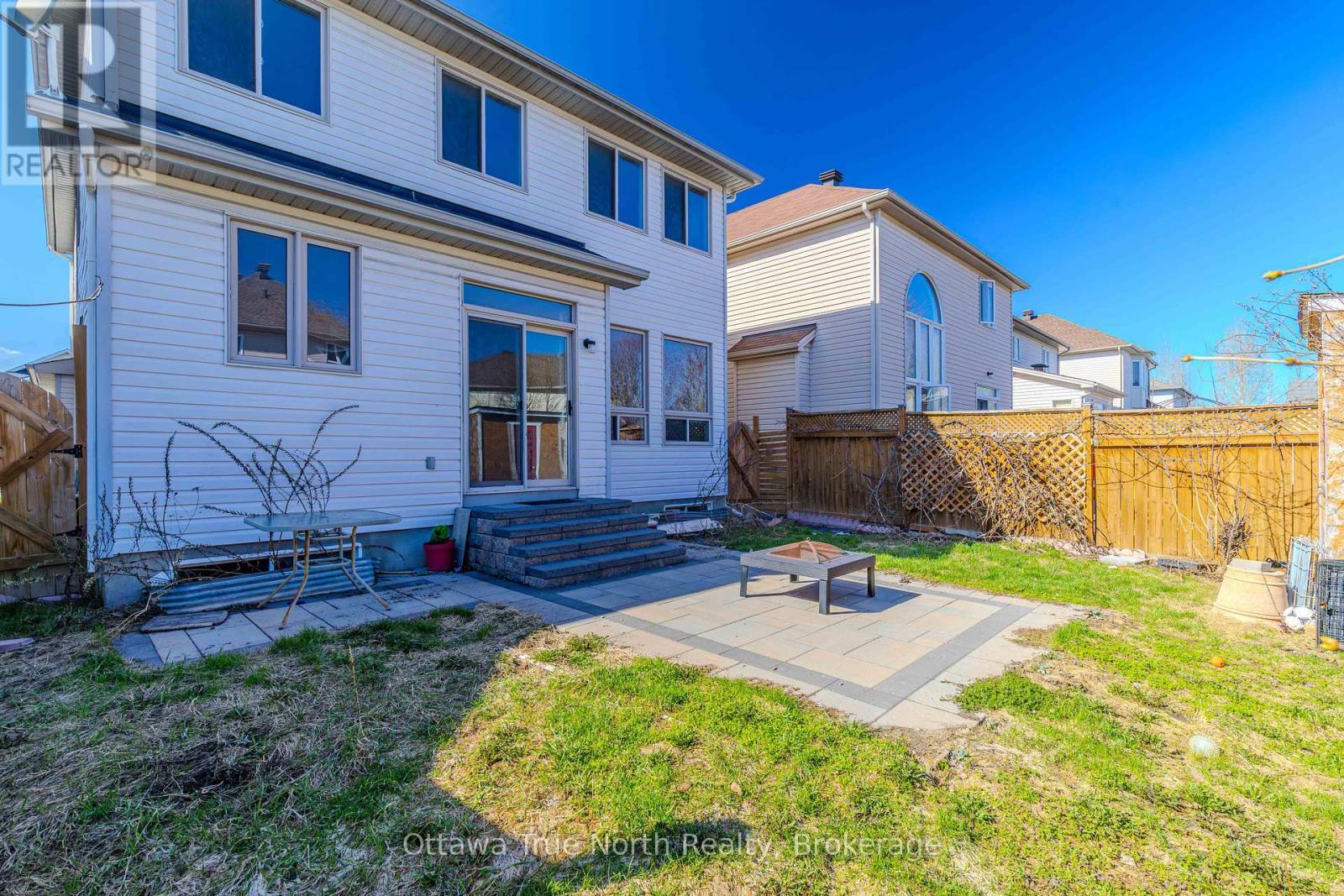110 Macara Crescent, Ottawa, ON - Outdoor