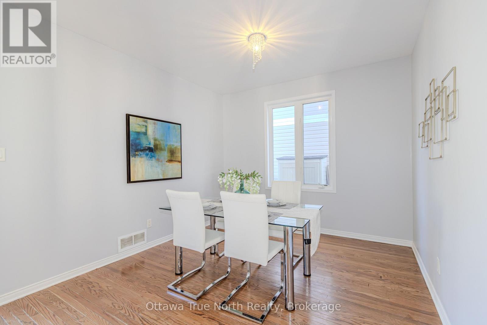 Formal Dinning room - 110 Macara Crescent, Ottawa, ON - Indoor Photo Showing Other Room