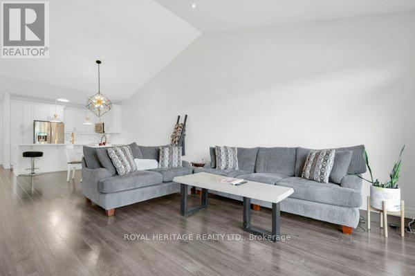 4 Kingfisher Drive, Quinte West (Murray Ward), ON - Indoor Photo Showing Living Room