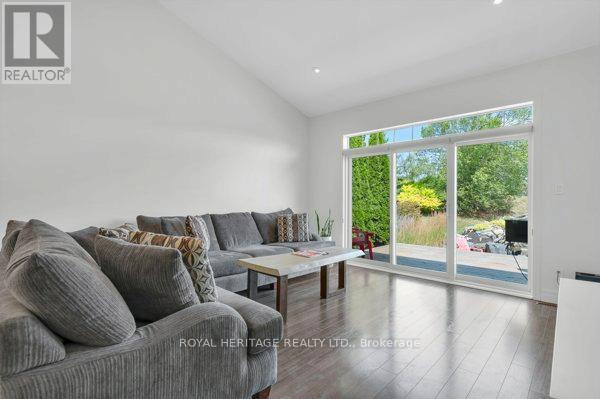 4 Kingfisher Drive, Quinte West (Murray Ward), ON - Indoor Photo Showing Living Room