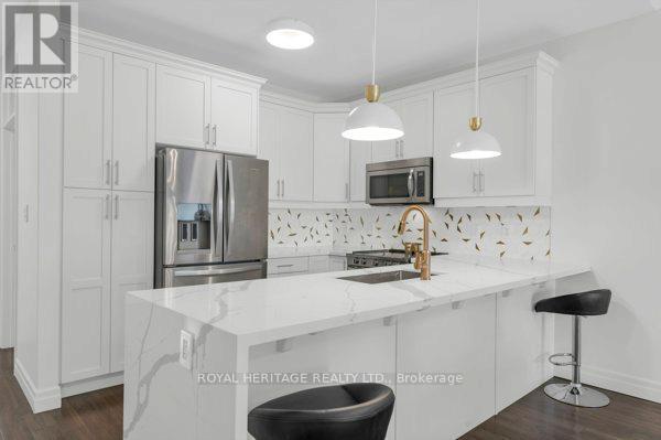 4 Kingfisher Drive, Quinte West (Murray Ward), ON - Indoor Photo Showing Kitchen With Upgraded Kitchen