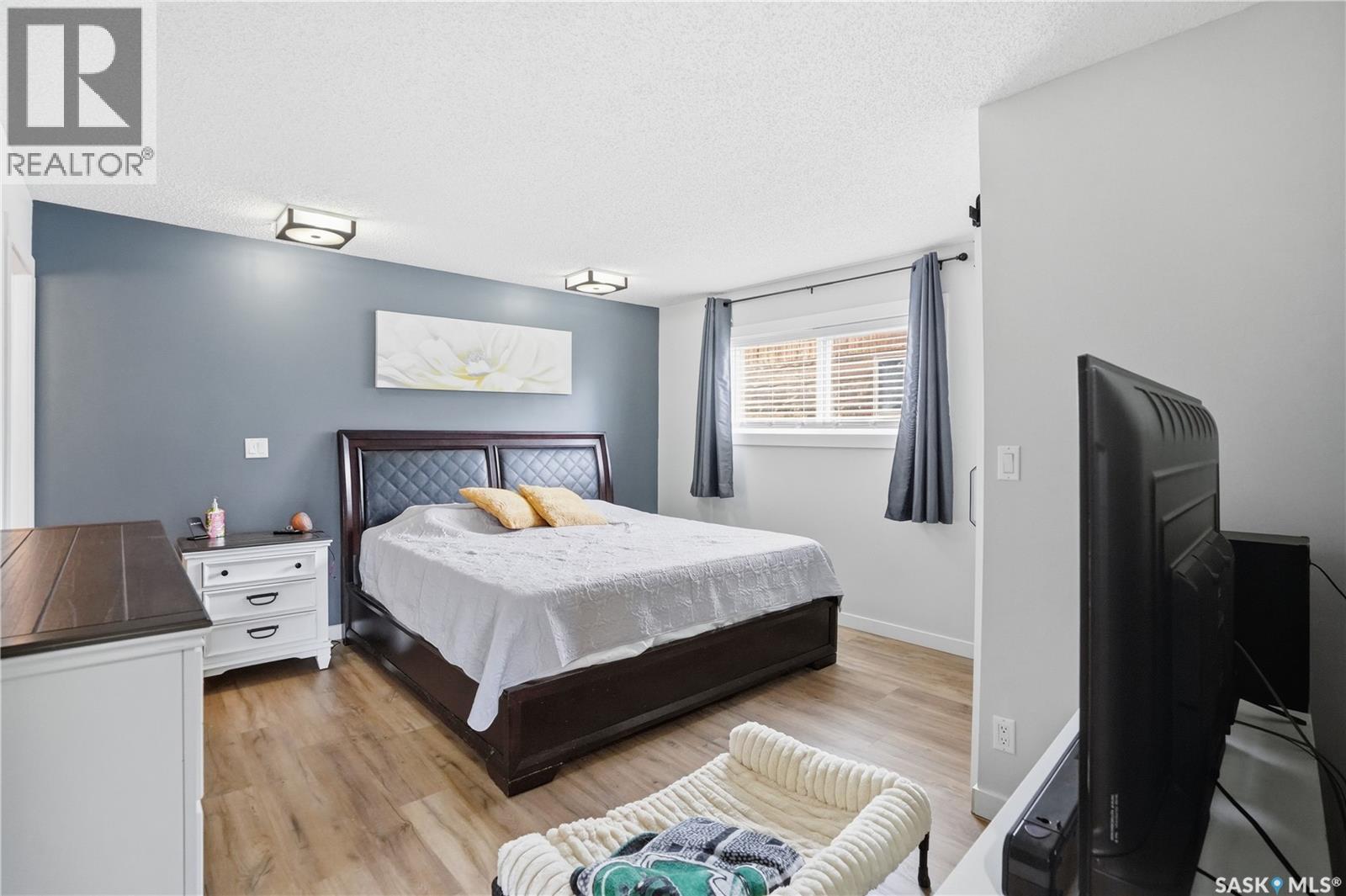 165 3Rd Street, Pilot Butte, SK - Indoor Photo Showing Bedroom