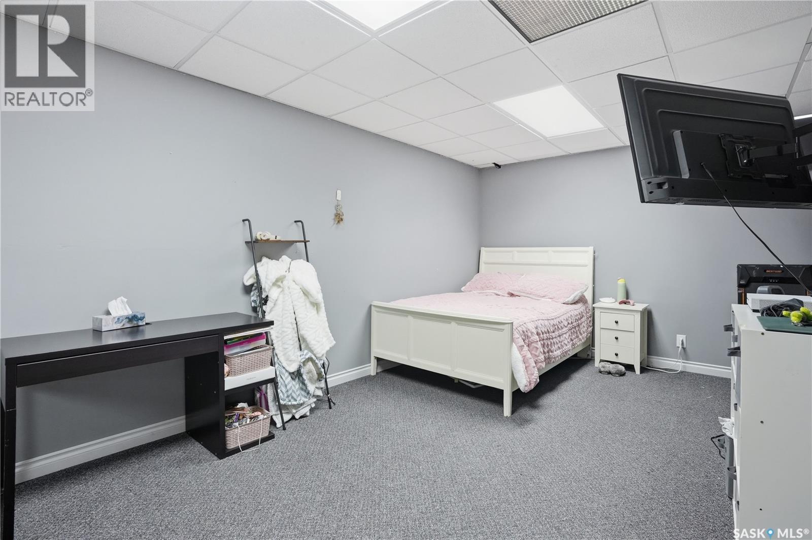 165 3Rd Street, Pilot Butte, SK - Indoor Photo Showing Bedroom