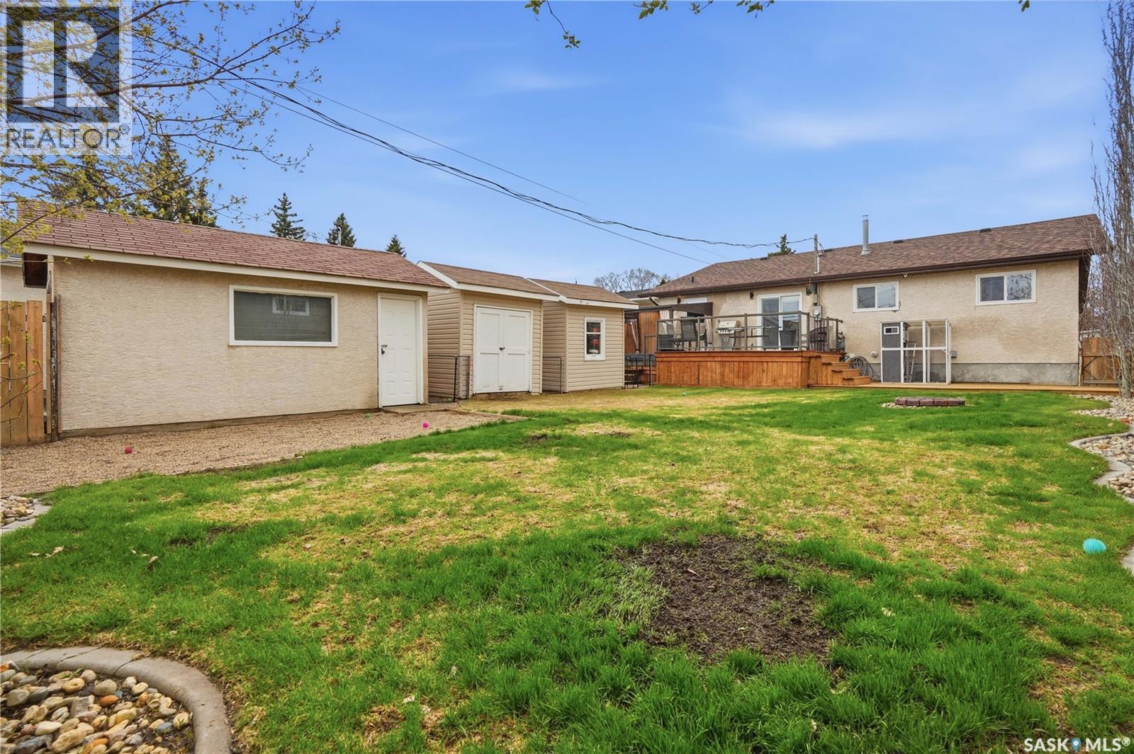 165 3Rd Street, Pilot Butte, SK - Outdoor