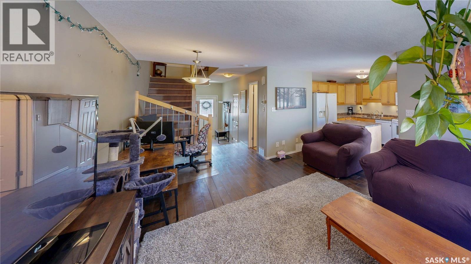2 22 Qu'Appelle Crescent, Balgonie, SK - Indoor