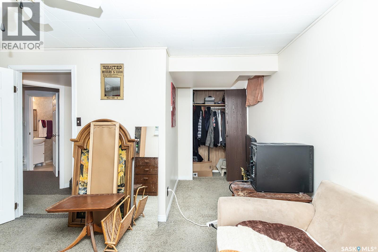 43 Lindsay Drive, Saskatoon, SK - Indoor Photo Showing Other Room
