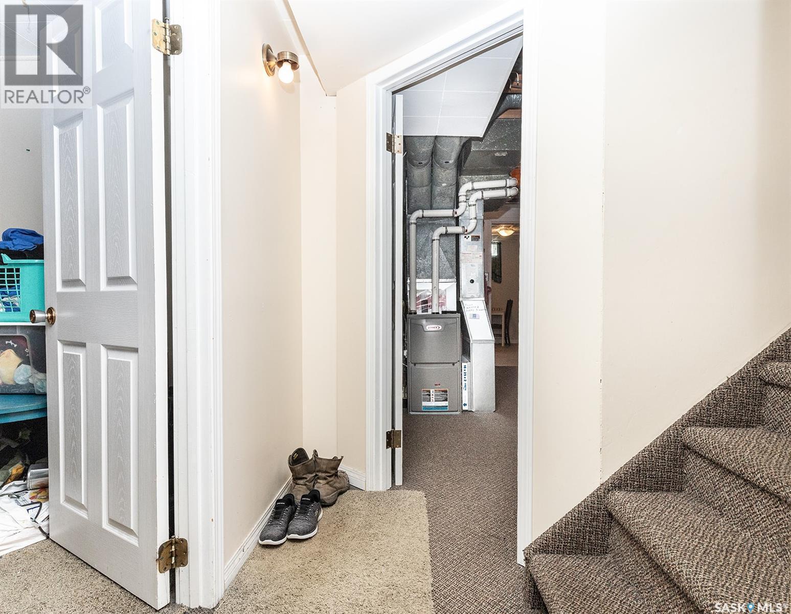43 Lindsay Drive, Saskatoon, SK - Indoor Photo Showing Other Room