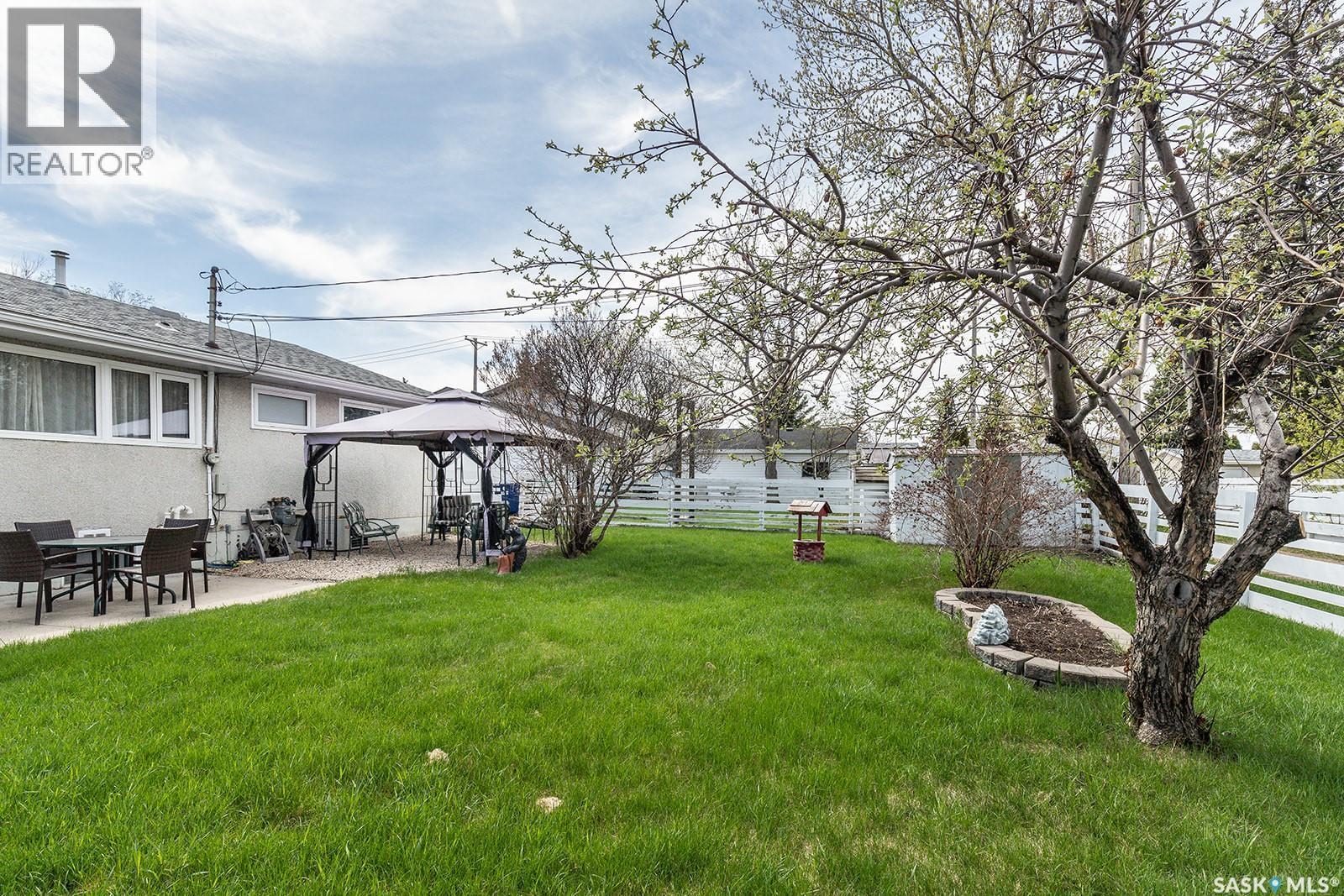 43 Lindsay Drive, Saskatoon, SK - Outdoor