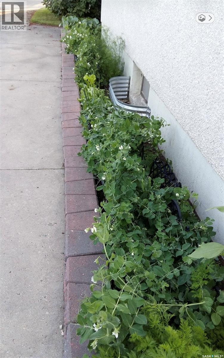 43 Lindsay Drive, Saskatoon, SK - Outdoor