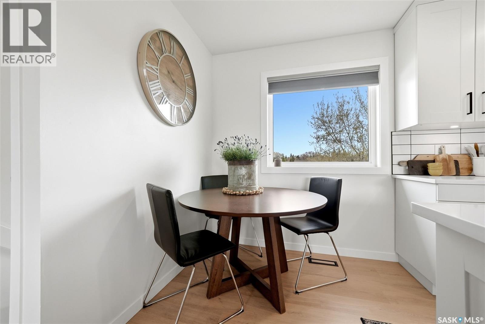 120 Eden Avenue, Regina, SK - Indoor Photo Showing Dining Room