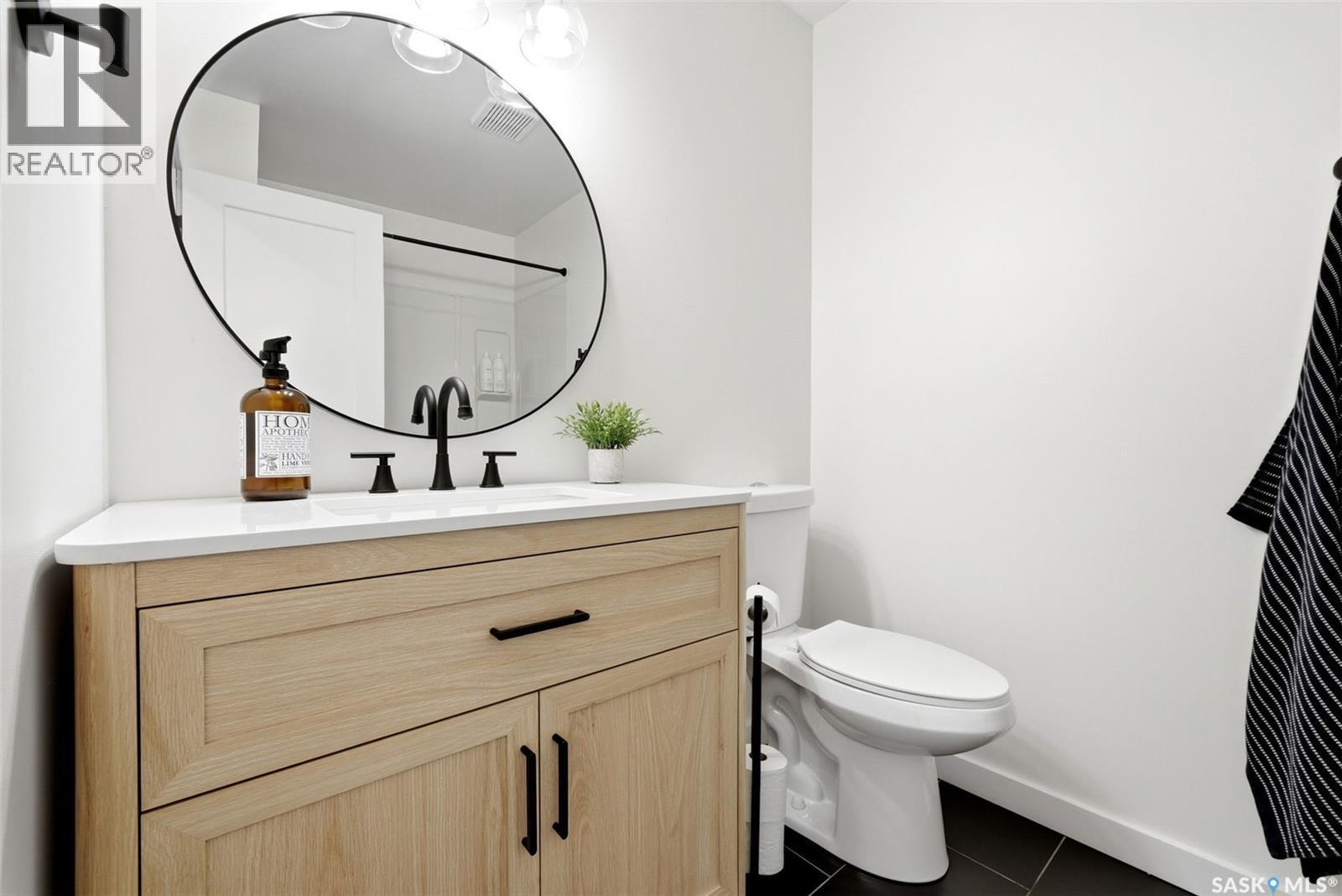 120 Eden Avenue, Regina, SK - Indoor Photo Showing Bathroom