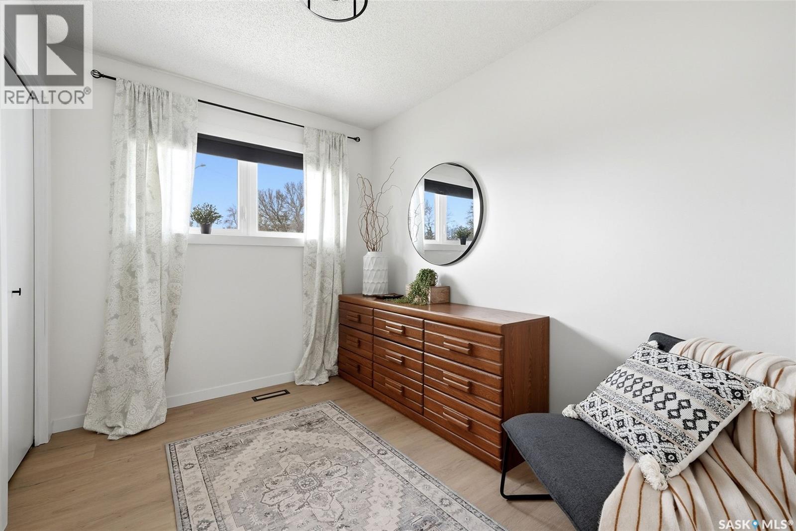 120 Eden Avenue, Regina, SK - Indoor