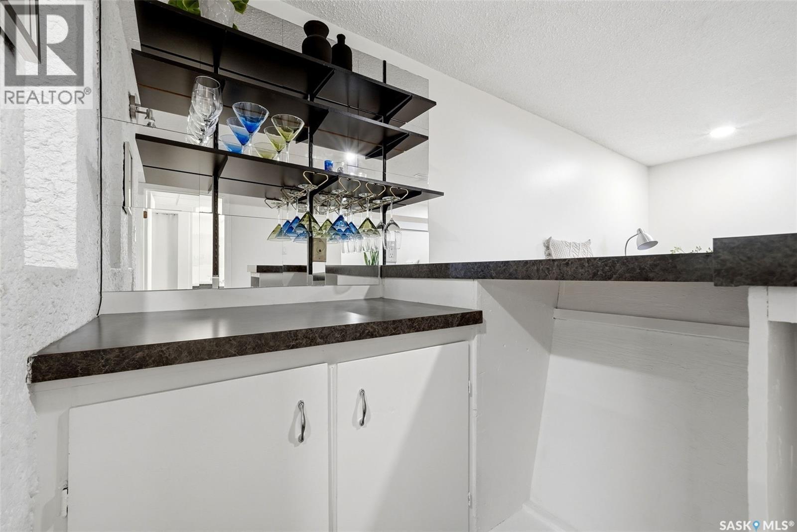 120 Eden Avenue, Regina, SK - Indoor