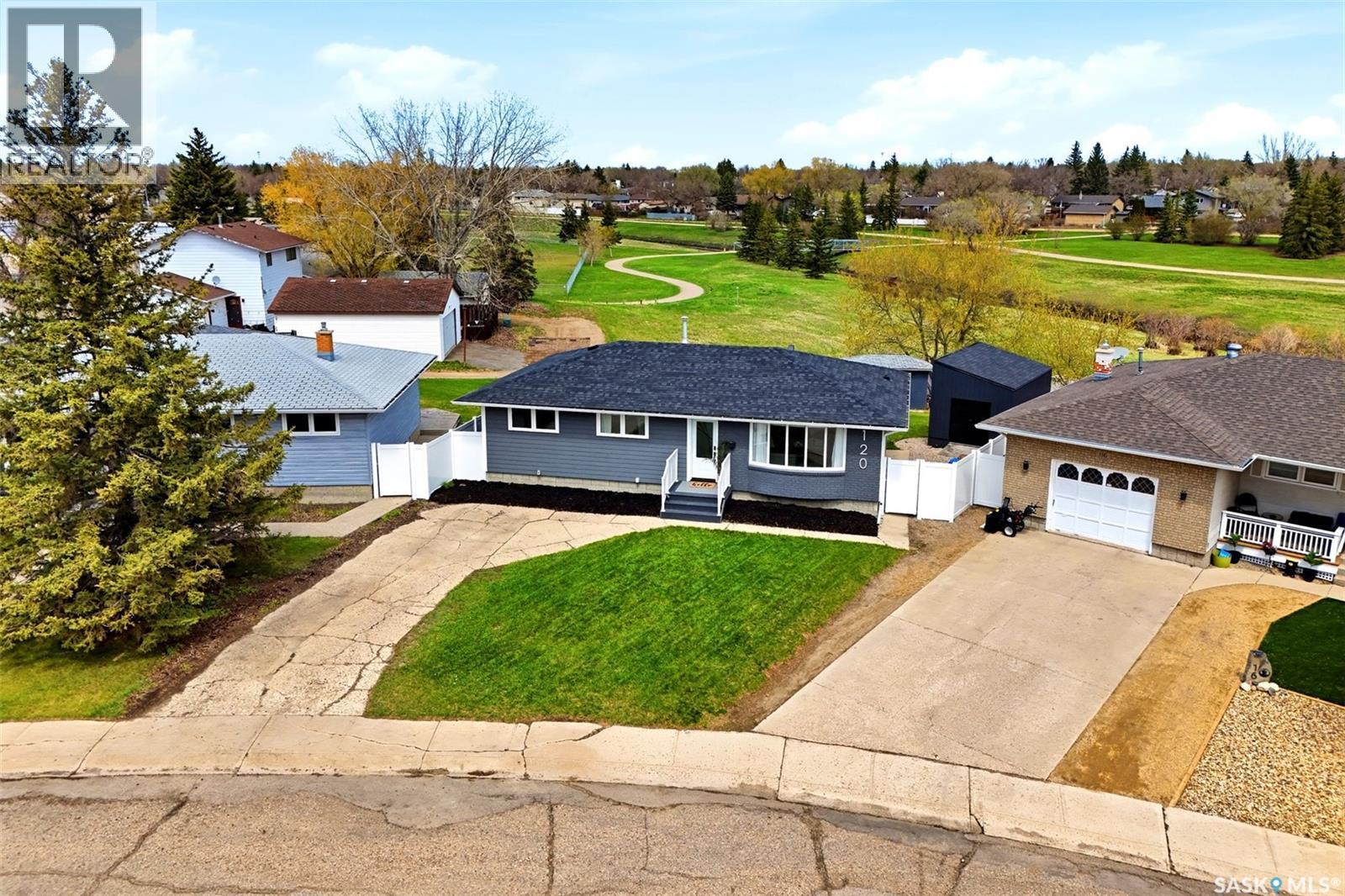 120 Eden Avenue, Regina, SK - Outdoor
