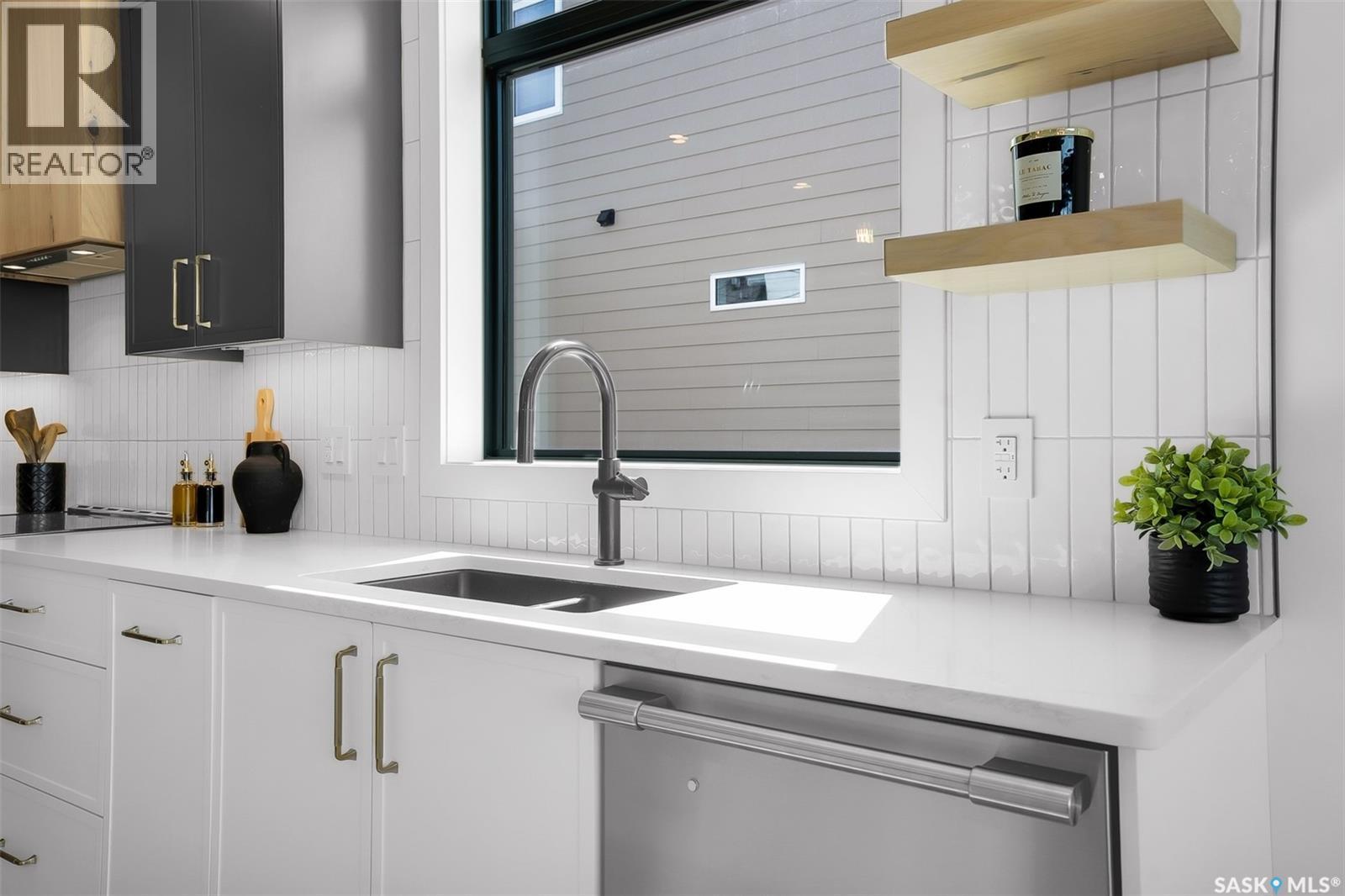 255 Greyeyes-Steele Way, Saskatoon, SK - Indoor Photo Showing Kitchen With Double Sink