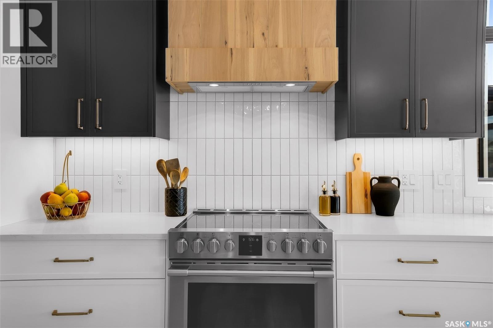 255 Greyeyes-Steele Way, Saskatoon, SK - Indoor Photo Showing Kitchen