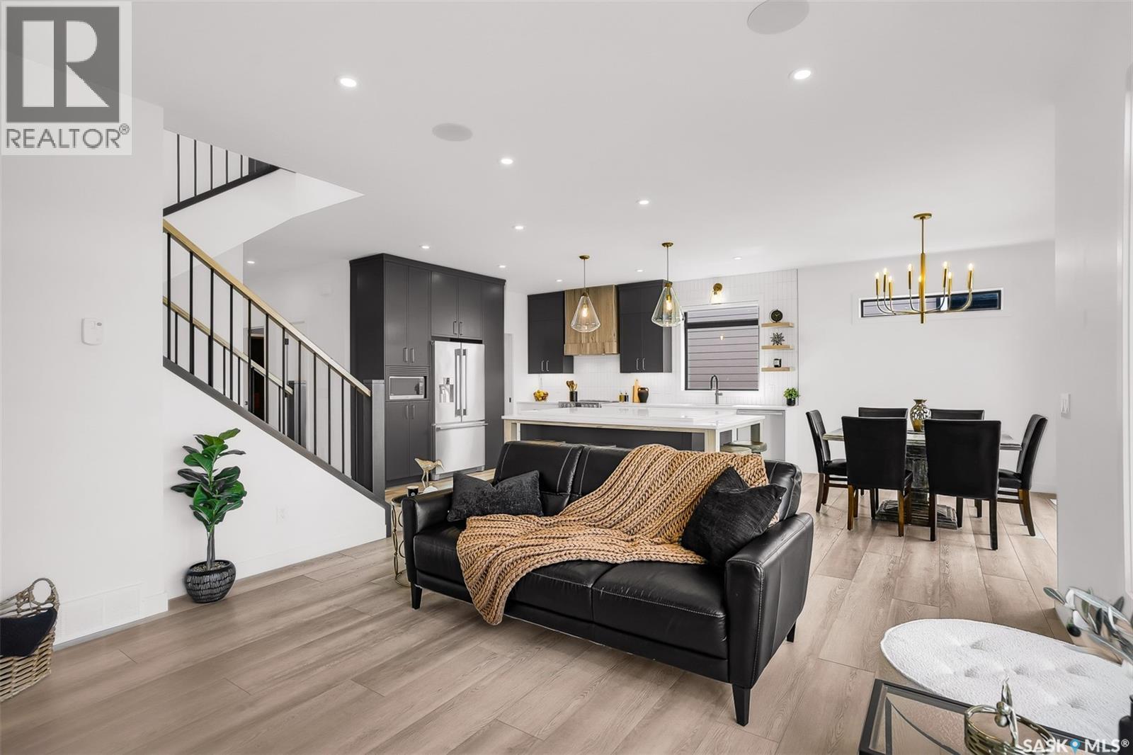 255 Greyeyes-Steele Way, Saskatoon, SK - Indoor Photo Showing Living Room