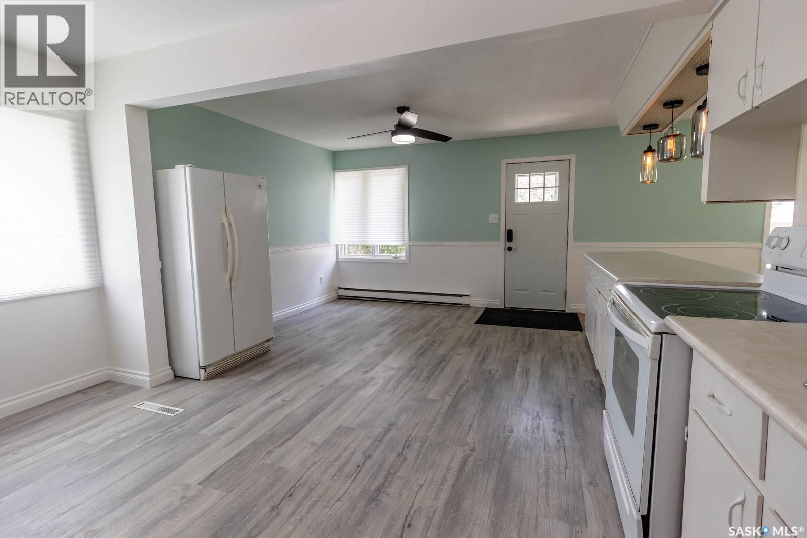 5342 5Th Avenue, Regina, SK - Indoor Photo Showing Other Room