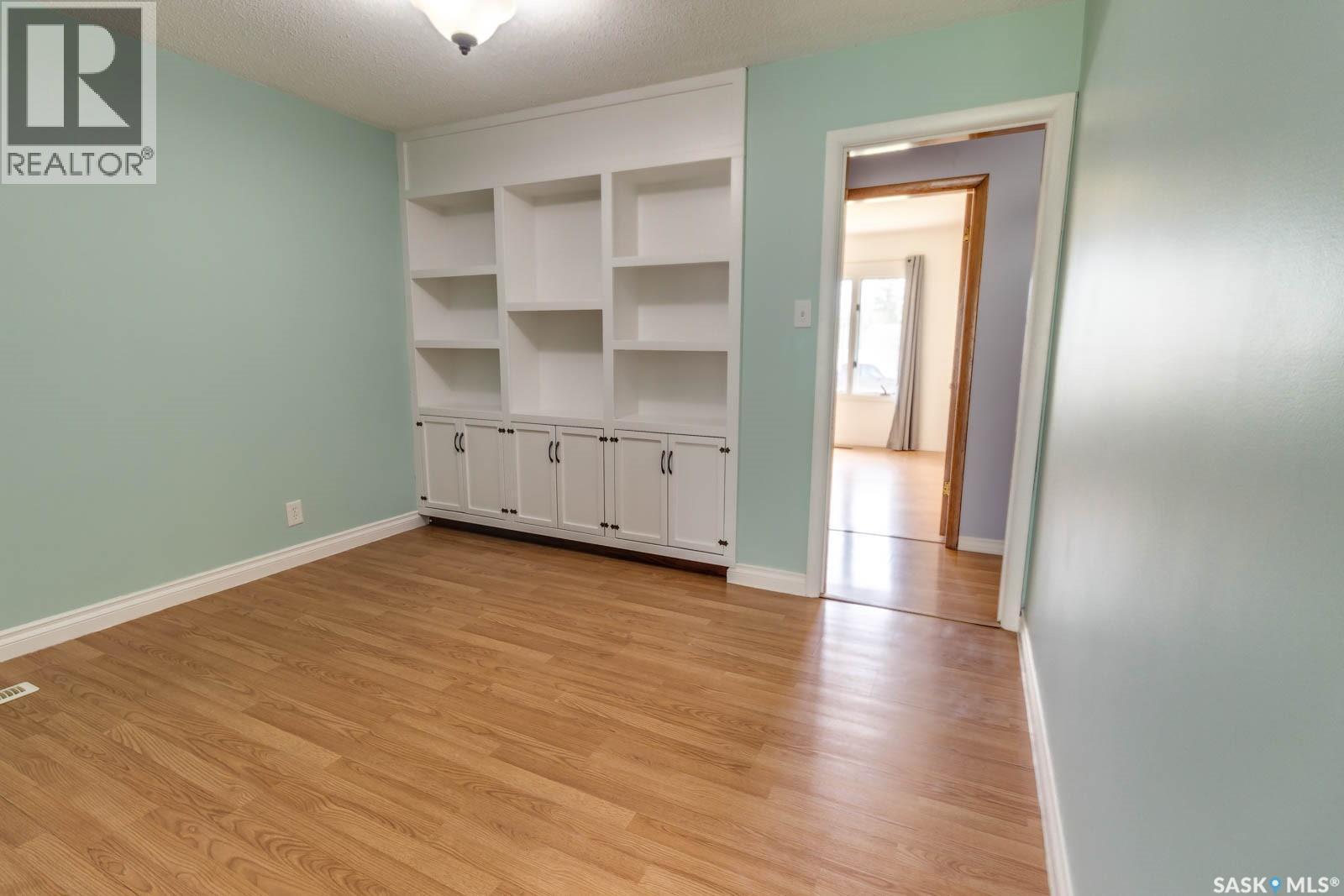 5342 5Th Avenue, Regina, SK - Indoor Photo Showing Other Room