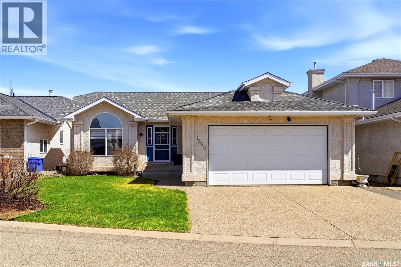 1248 Boehm Bay N, Regina, SK - Outdoor With Facade